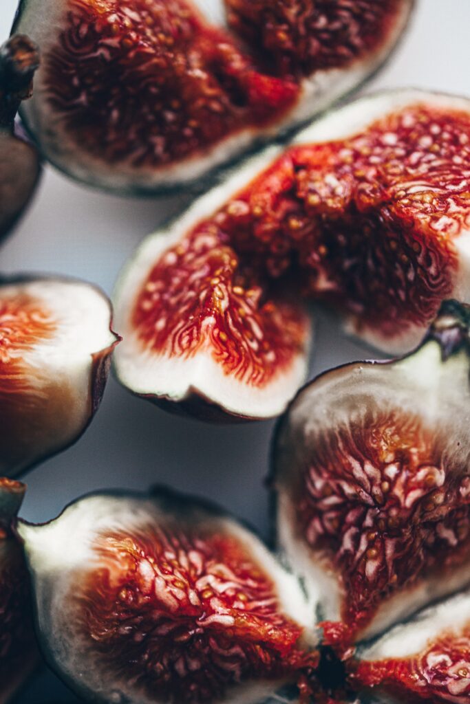sliced fruits Figs